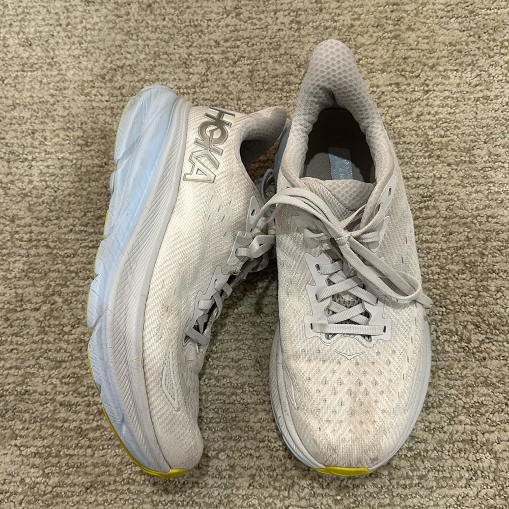 HOKAS